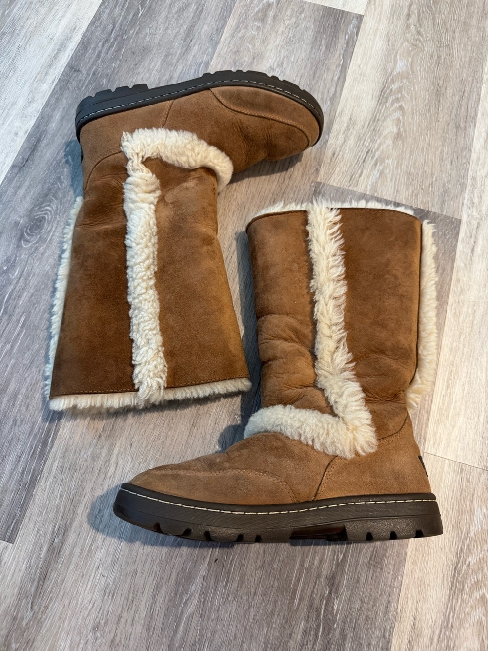 UGG Women's Sundance II Revival shearling boots in chestnut - Picture 2 of 11